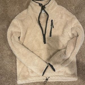 VS Pink Sherpa pullover Brand new never worn Cream/blush